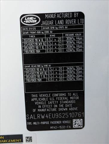 Used 2025 Land Rover Discovery Metropolitan Edition AWD/4WD image 27