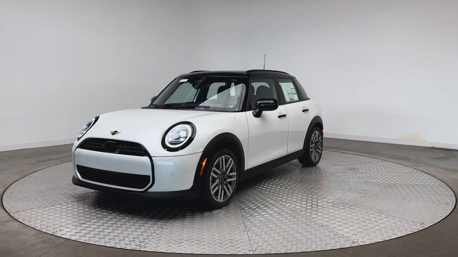 New 2026 MINI Cooper 4-Door Hardtop FWD image 4