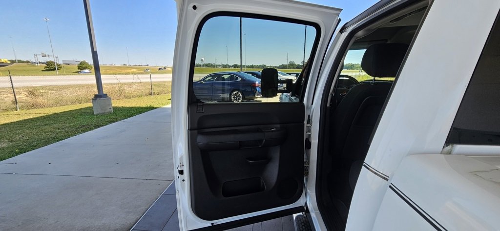 Used 2013 Chevrolet Silverado 3500 LT w/ Interior Plus Package image 11