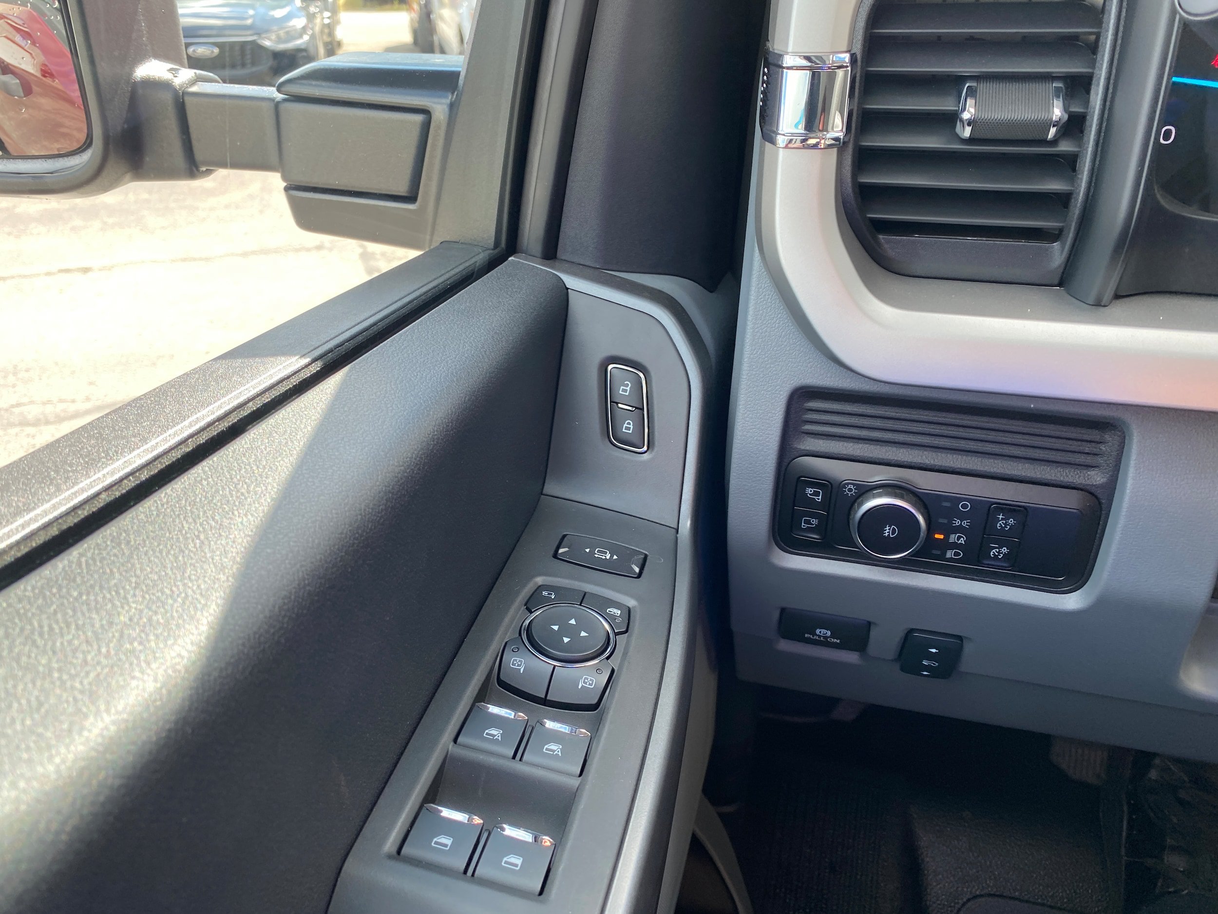 New 2026 Ford F350 XLT w/ XLT Value Package AWD/4WD image 24