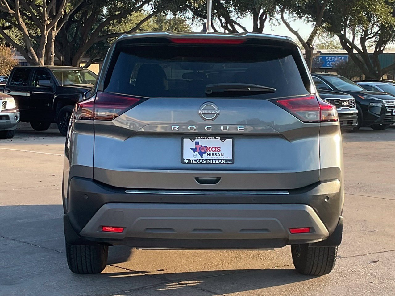 Used 2023 Nissan Rogue S FWD image 5
