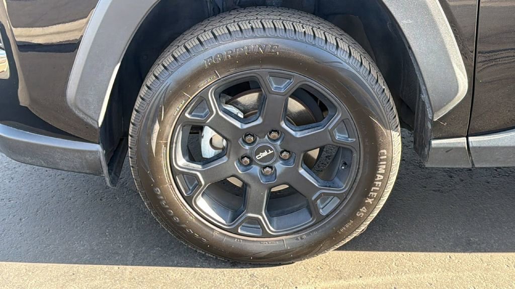 Used 2021 Toyota RAV4 TRD Off-Road w/ TRD Off-Road Weather Package image 9