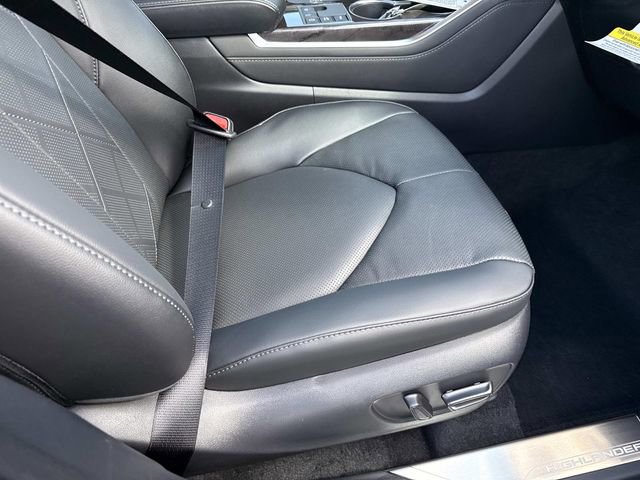 Used 2026 Toyota Highlander Platinum AWD/4WD image 10
