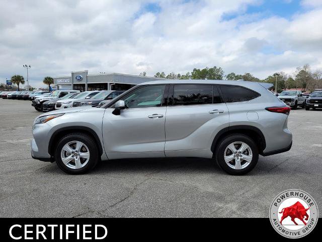 Used 2021 Toyota Highlander LE image 3