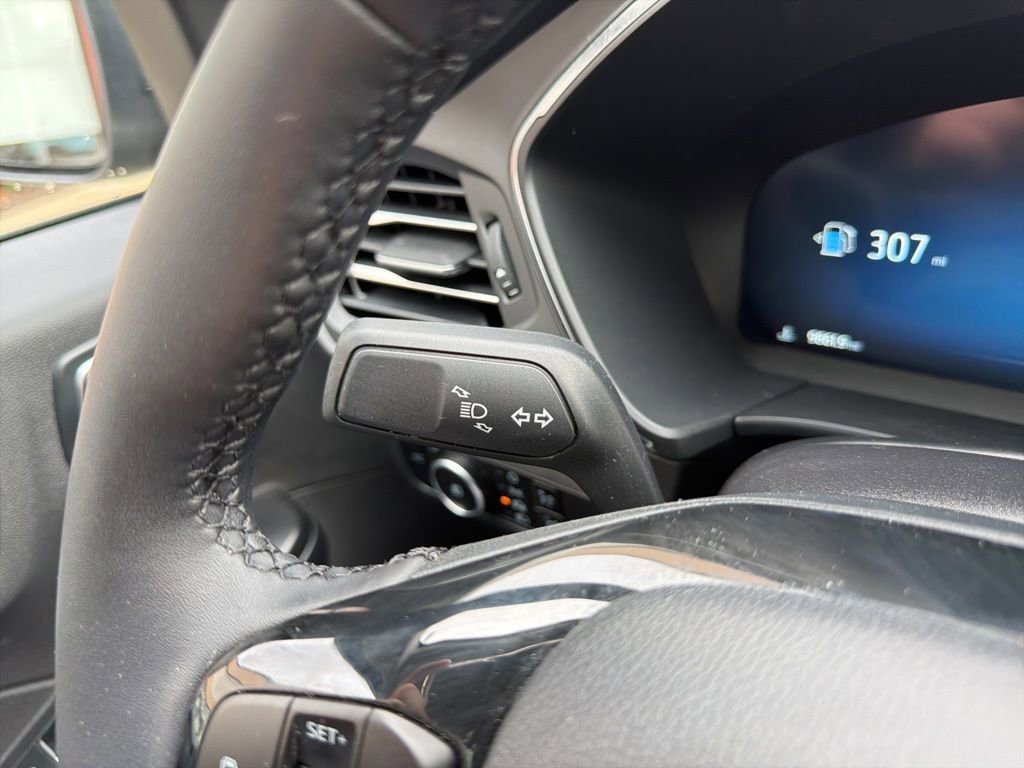 Used 2025 Ford Escape Platinum w/ Premium Technology Package image 28