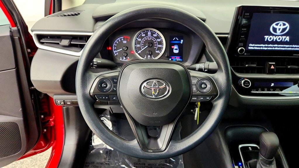 Used 2022 Toyota Corolla LE FWD image 13