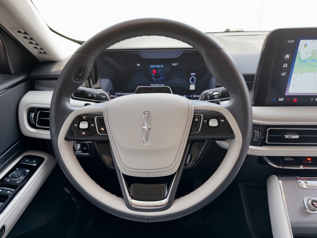 Used 2025 Lincoln Aviator 2WD image 10