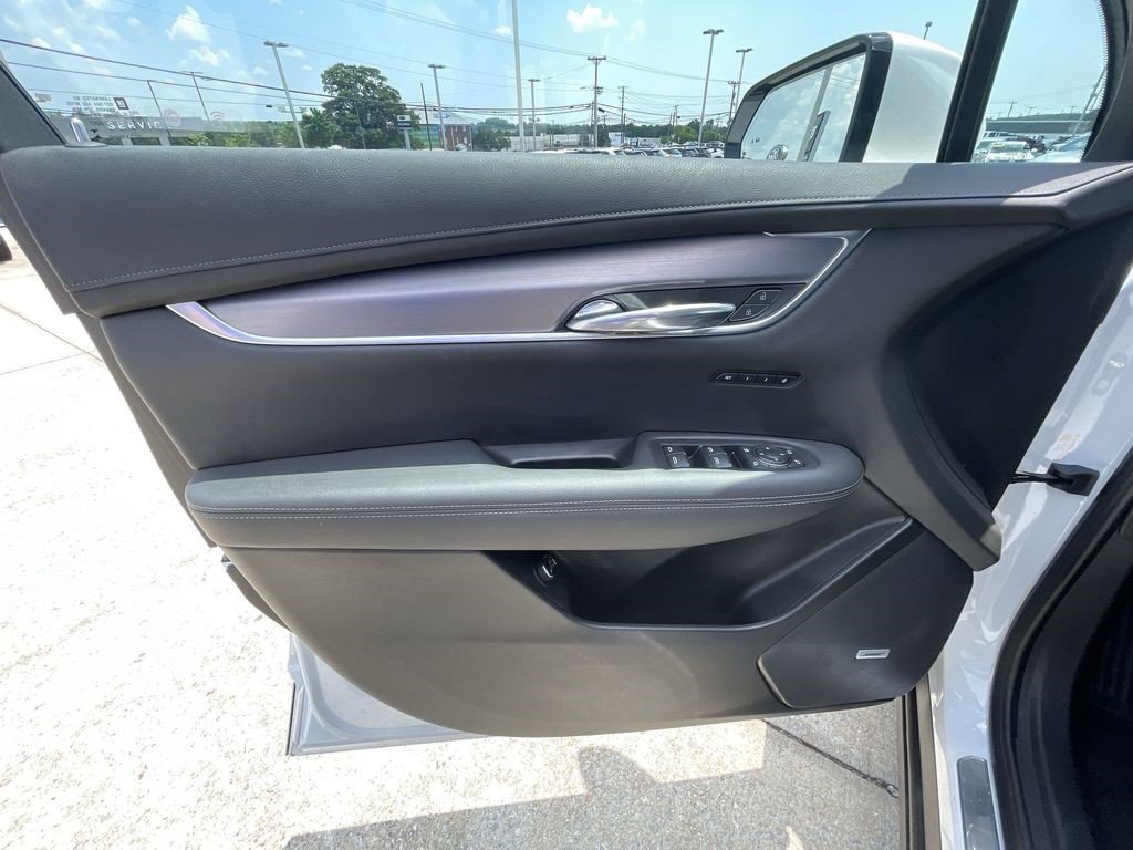 Certified 2024 Cadillac XT6 Luxury FWD image 22