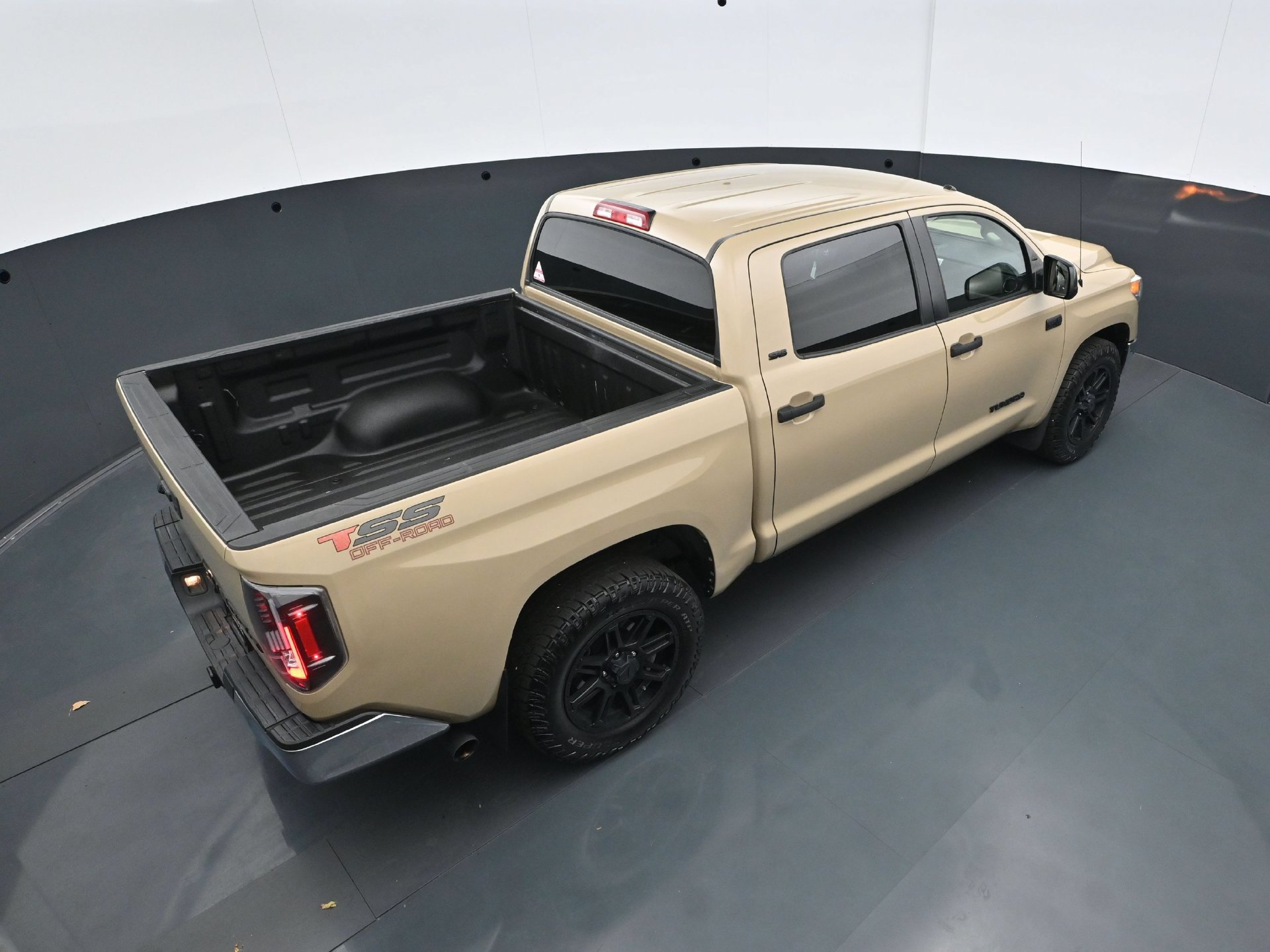 Used 2017 Toyota Tundra SR5 w/ SR5 Upgrade Package RWD image 40