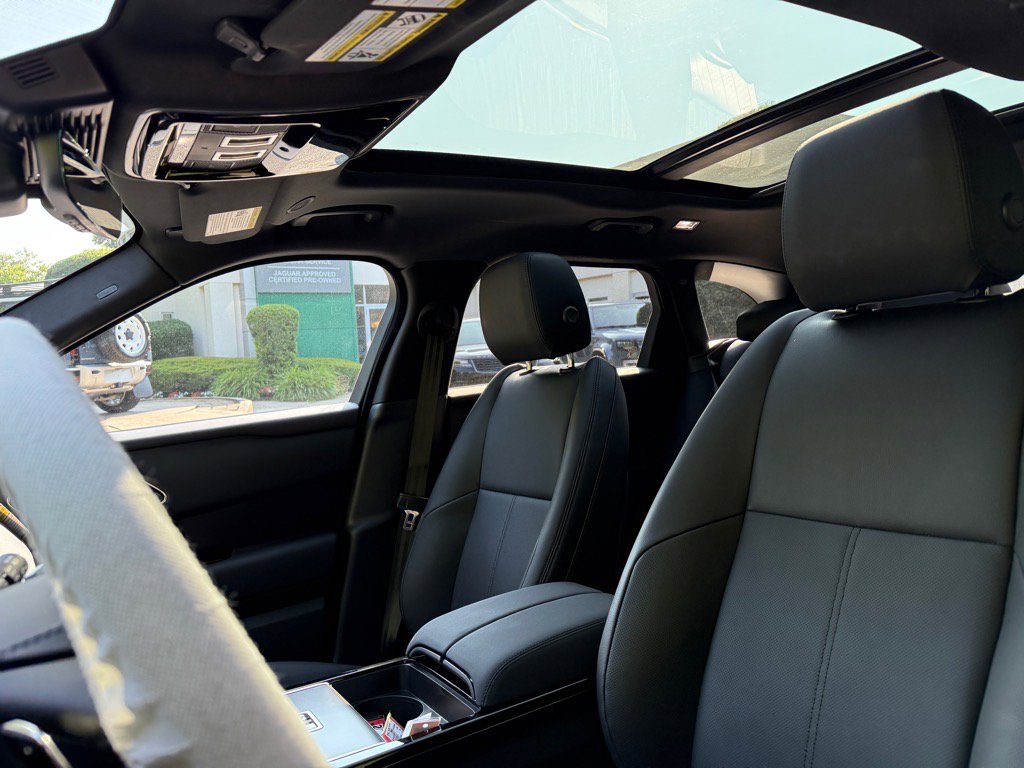 New 2026 Land Rover Range Rover Velar Dynamic SE image 7