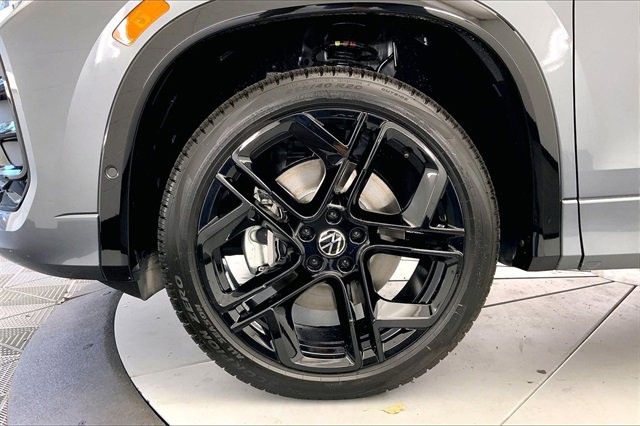 New 2026 Volkswagen Tiguan SE R-Line image 12