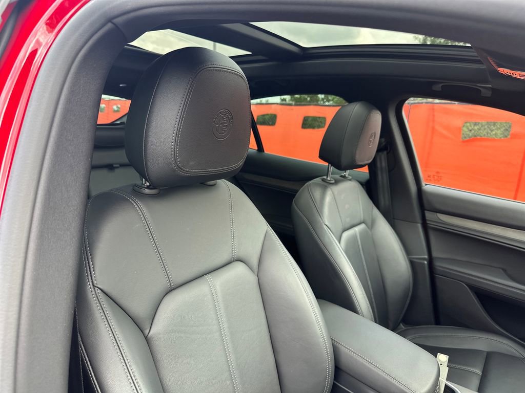Used 2023 Alfa Romeo Stelvio Ti AWD/4WD image 15