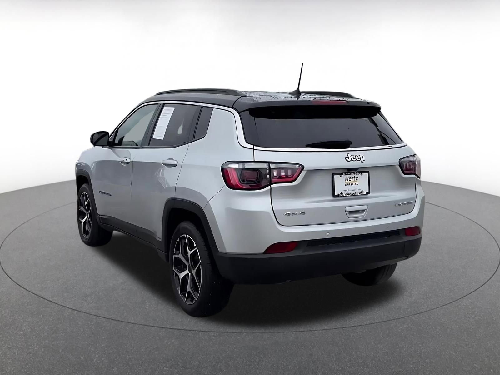 Used 2025 Jeep Compass Limited AWD/4WD image 11
