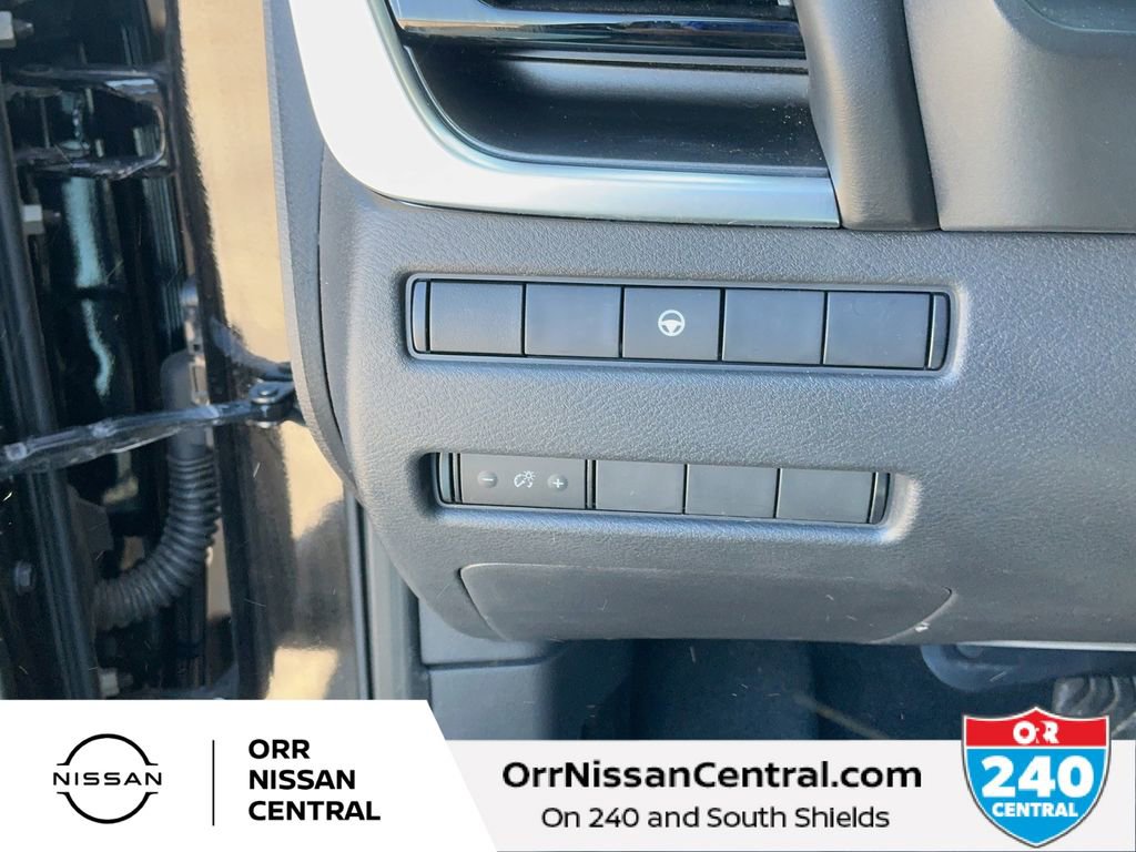 Used 2023 Nissan Rogue SV FWD image 18