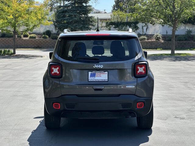 Used 2020 Jeep Renegade Latitude w/ Popular Equipment Group FWD image 5