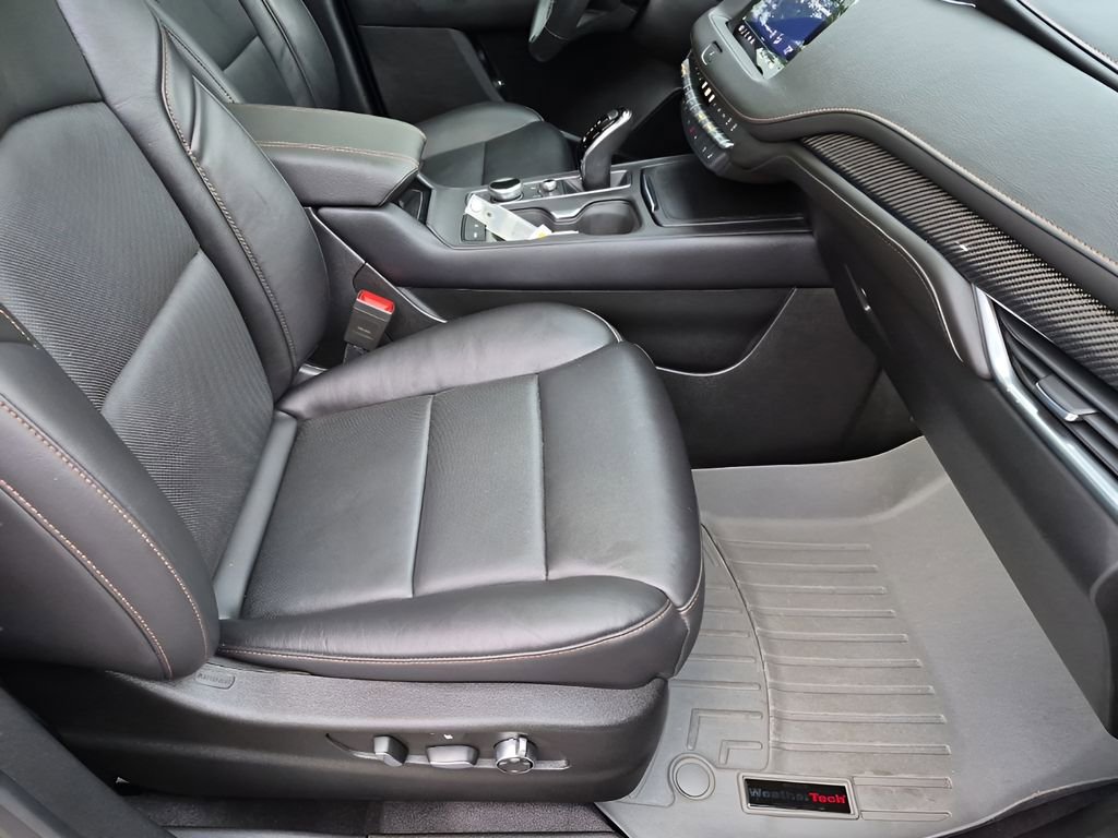 Used 2023 Cadillac XT4 Sport image 16
