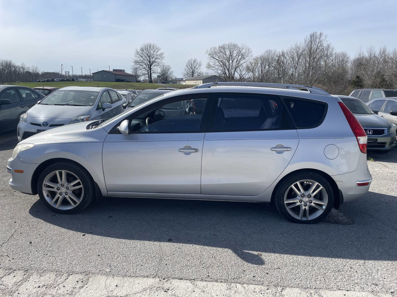 Used 2011 Hyundai Elantra image 3