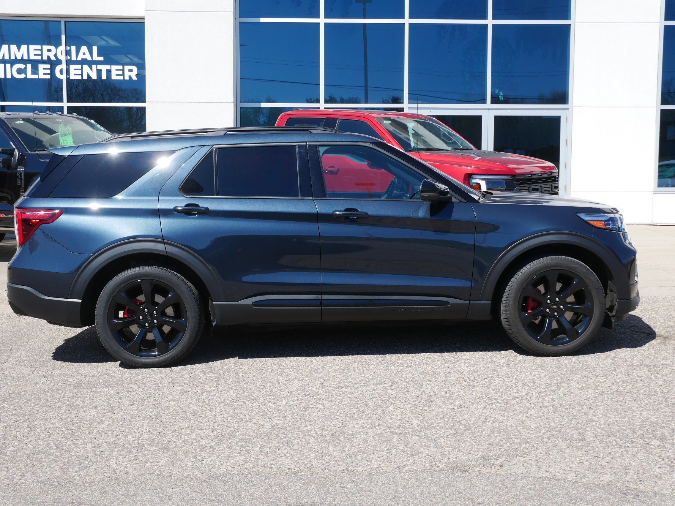 Certified 2023 Ford Explorer ST AWD/4WD image 2