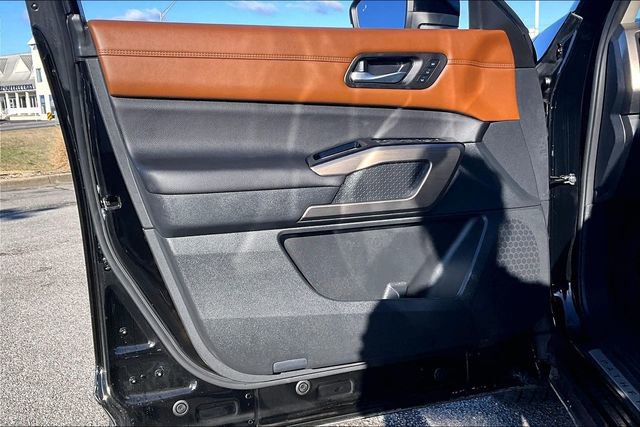 Certified 2025 Nissan Pathfinder Platinum w/ Cargo Package image 15