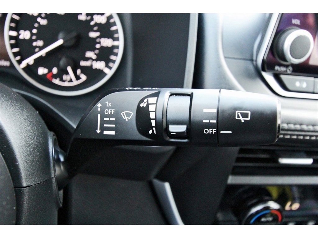 Used 2023 Nissan Rogue SV image 14