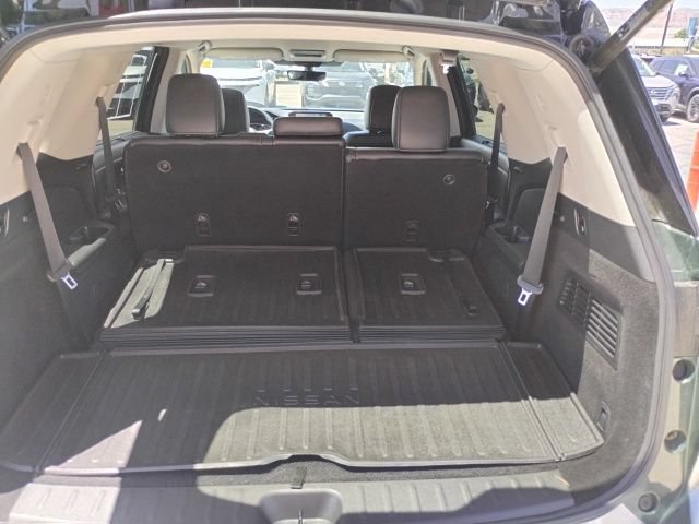 Used 2023 Nissan Pathfinder SL w/ Lighting Package (N92) AWD/4WD image 10