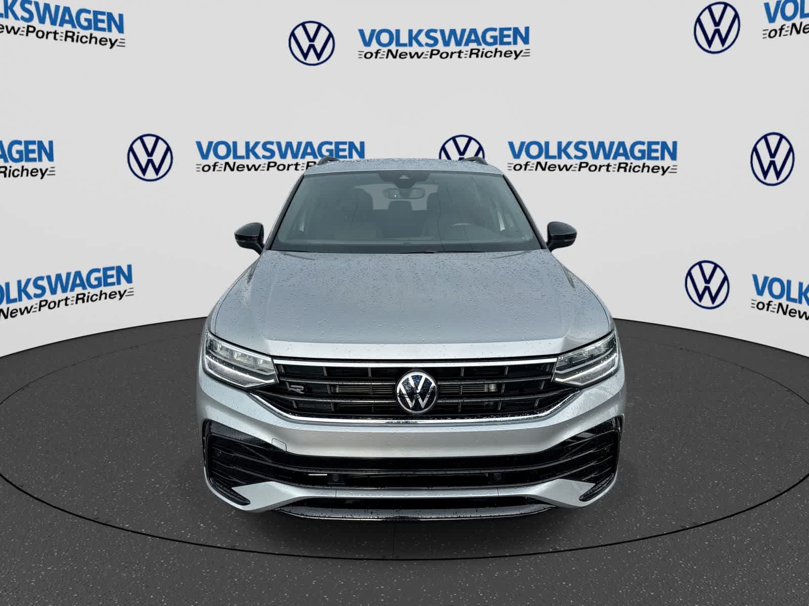 Used 2023 Volkswagen Tiguan SE R-Line FWD image 17