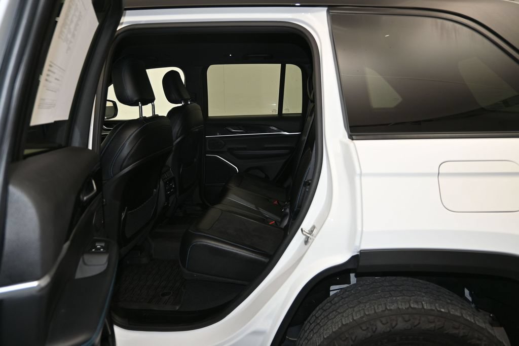 Used 2023 Jeep Grand Cherokee Trailhawk w/ Advanced Protech Group II AWD/4WD image 23