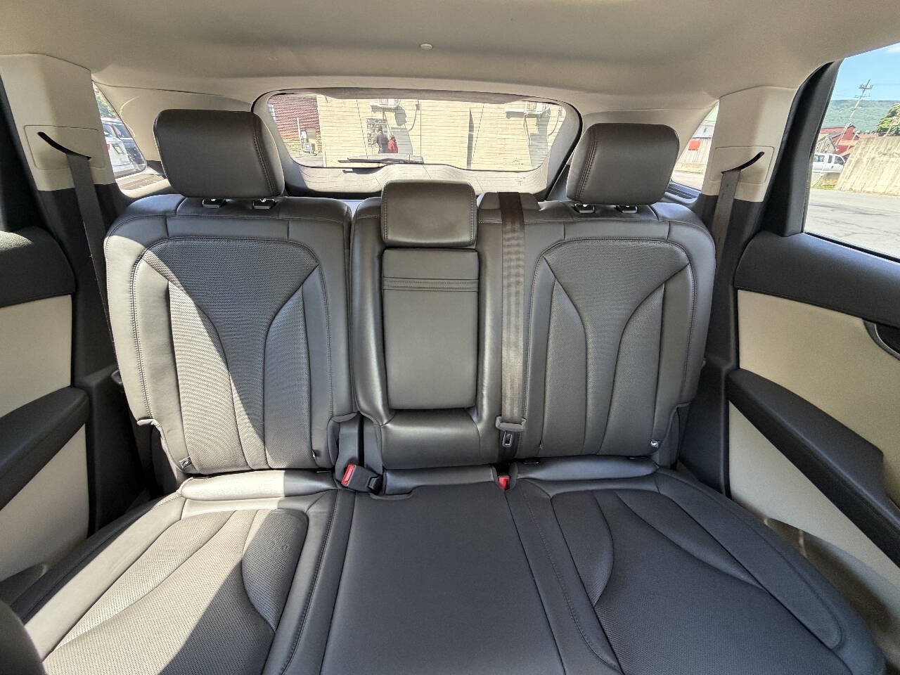 Used 2020 Lincoln Nautilus Reserve w/ Cargo Utility Package AWD/4WD image 23