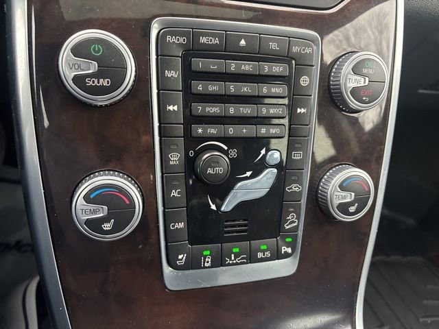 Used 2016 Volvo XC70 T5 Platinum image 35