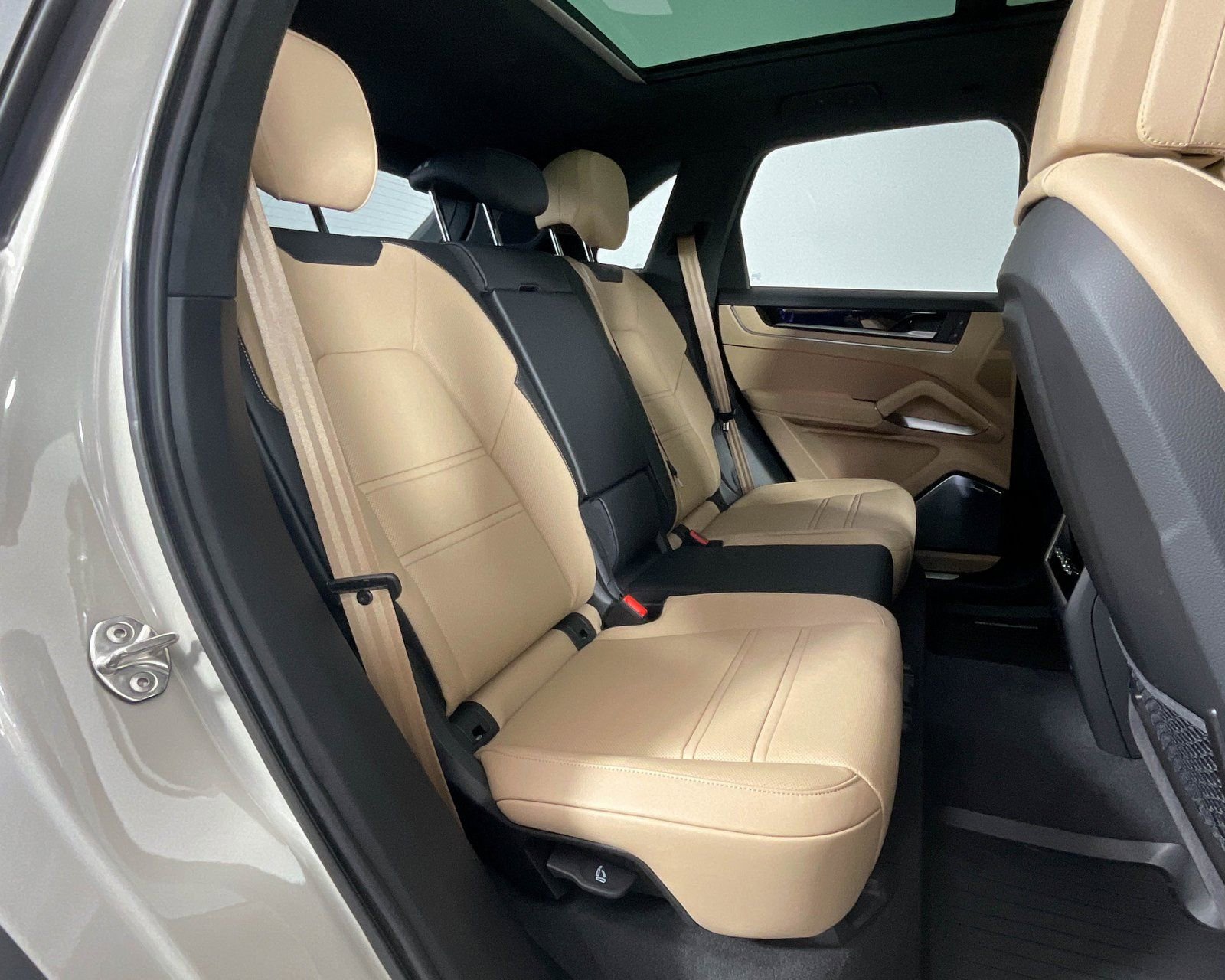 Certified 2024 Porsche Cayenne Turbo image 26