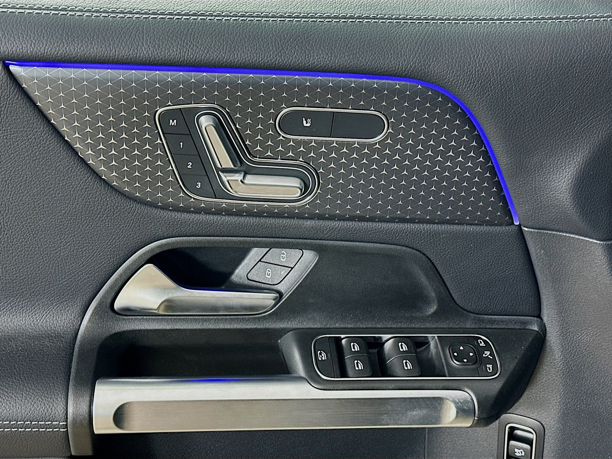 Certified 2025 Mercedes-Benz GLB 250 4MATIC image 23