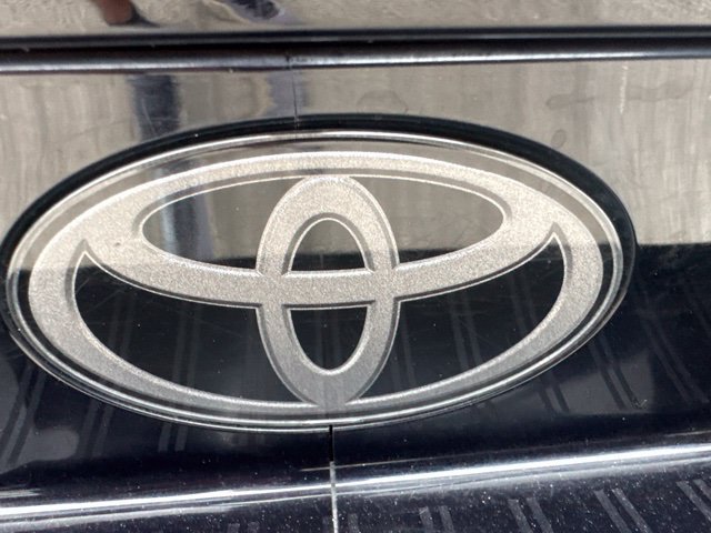 Used 2023 Toyota Prius XLE FWD image 8