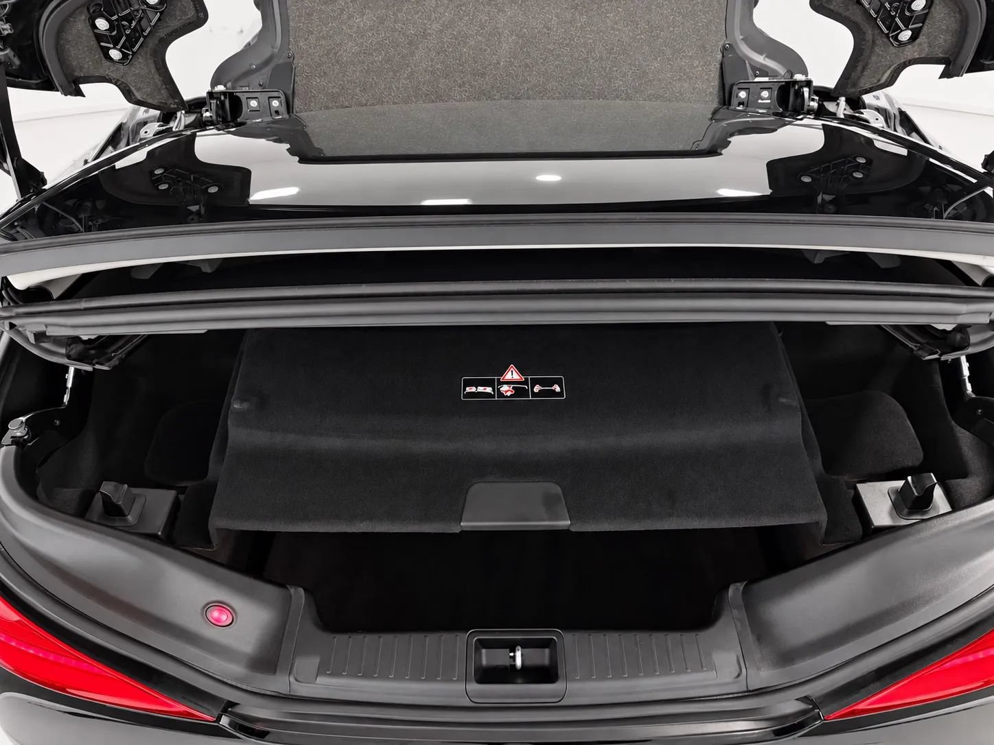 Used 2018 Mercedes-Benz SL 550 image 15
