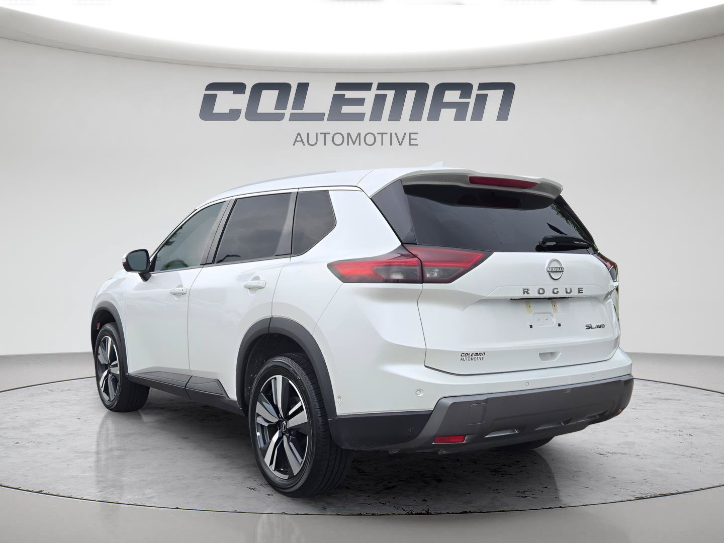 Used 2026 Nissan Rogue SL AWD/4WD image 12