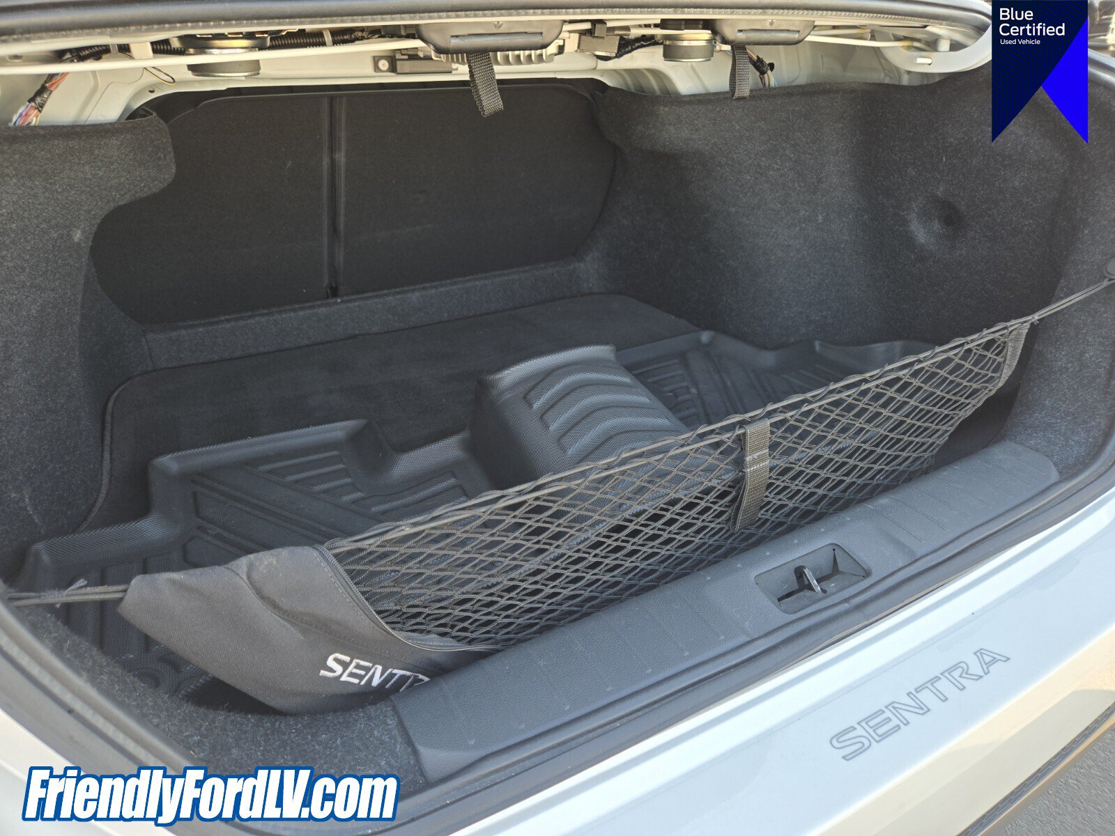 Used 2022 Nissan Sentra SR w/ SR Premium Package FWD image 18