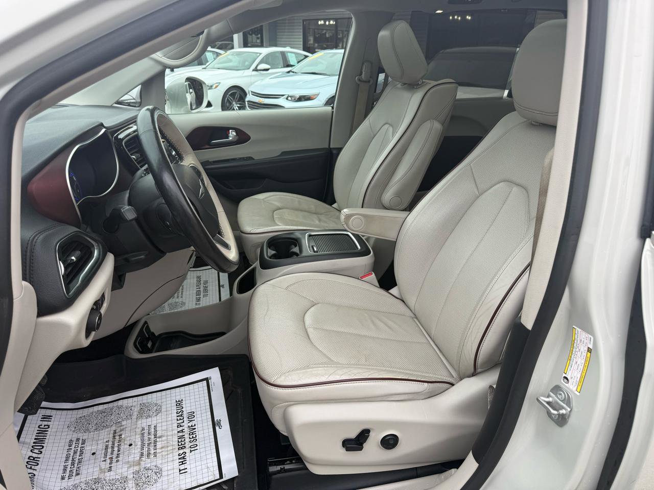 Used 2020 Chrysler Pacifica Limited w/ Tire & Wheel Group image 7