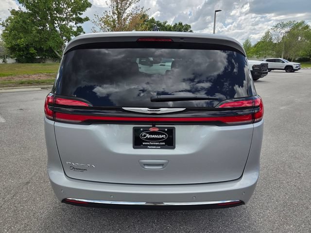 New 2026 Chrysler Pacifica Select FWD image 9