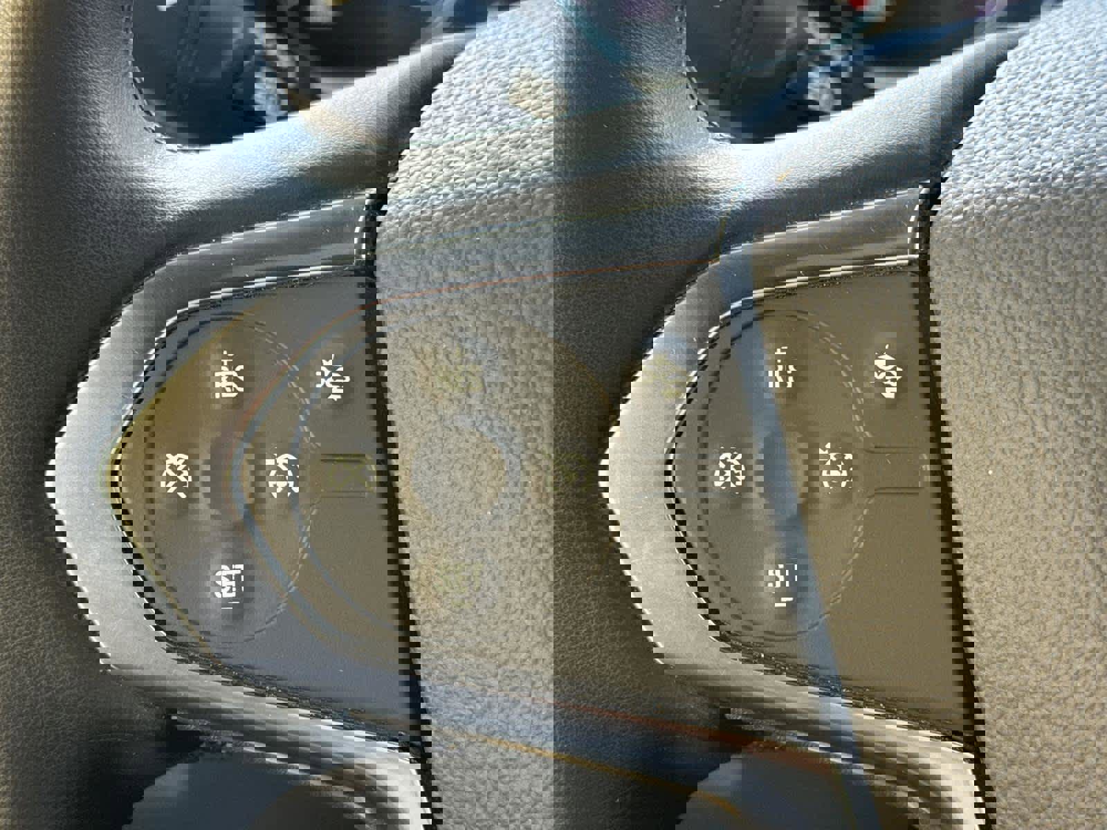 Certified 2023 Chevrolet Traverse LT image 28