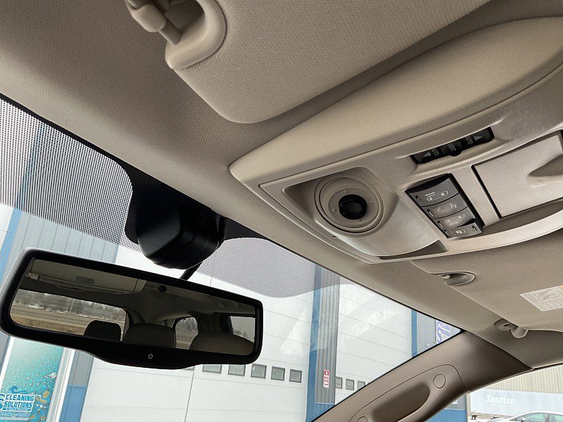 Used 2014 Chrysler Town & Country Limited w/ Luxury Group image 32