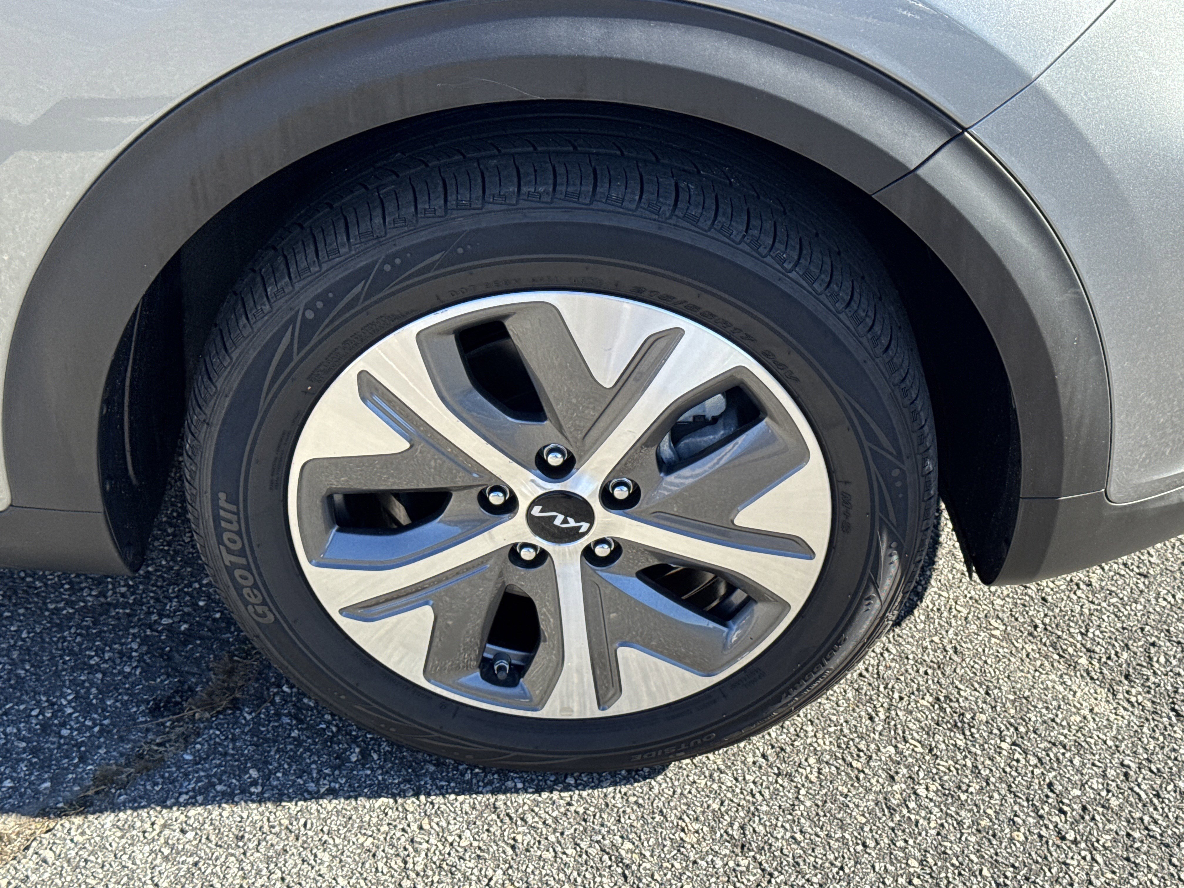 Used 2022 Kia Niro EX image 12