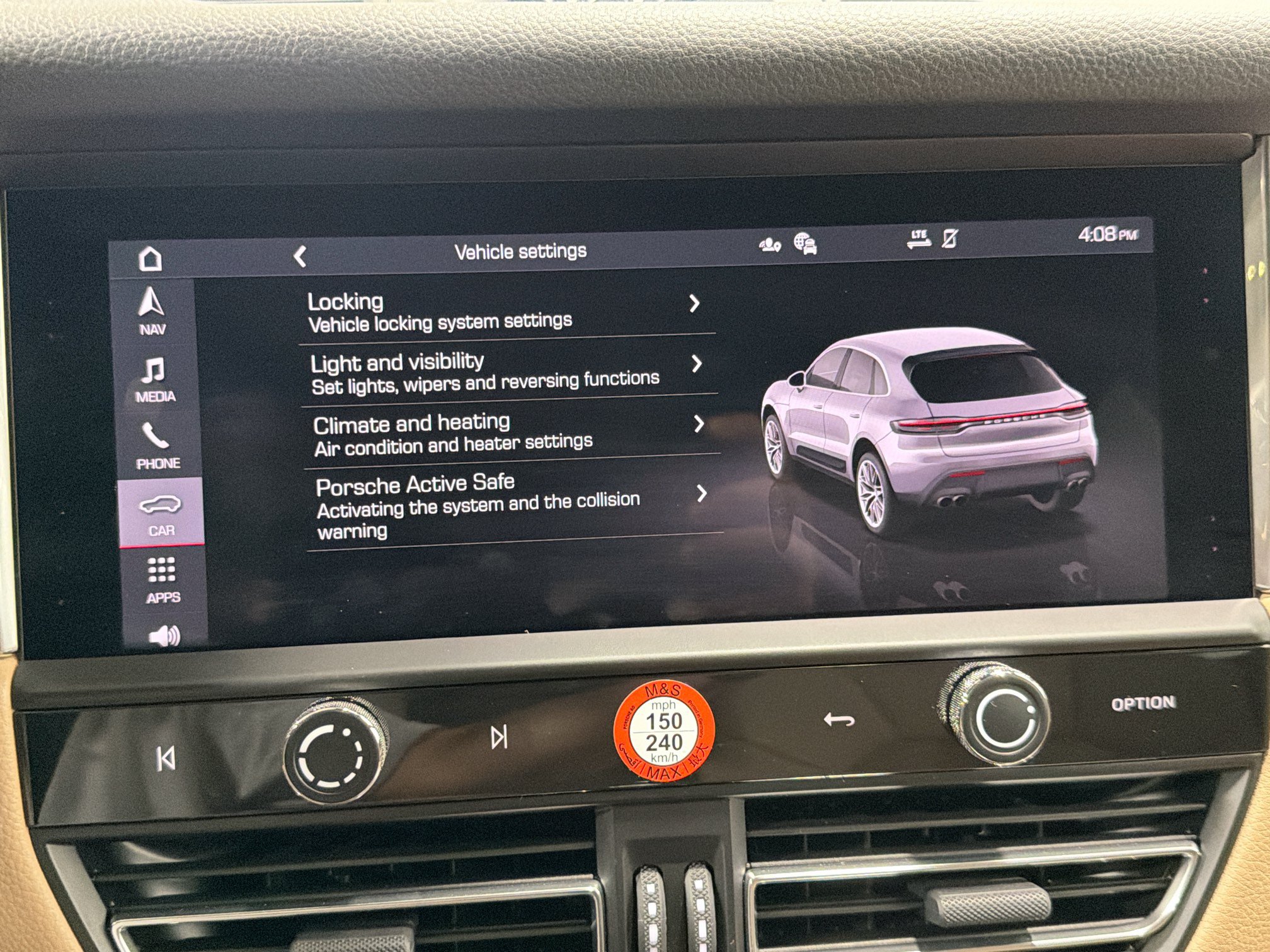 Certified 2026 Porsche Macan AWD/4WD image 28