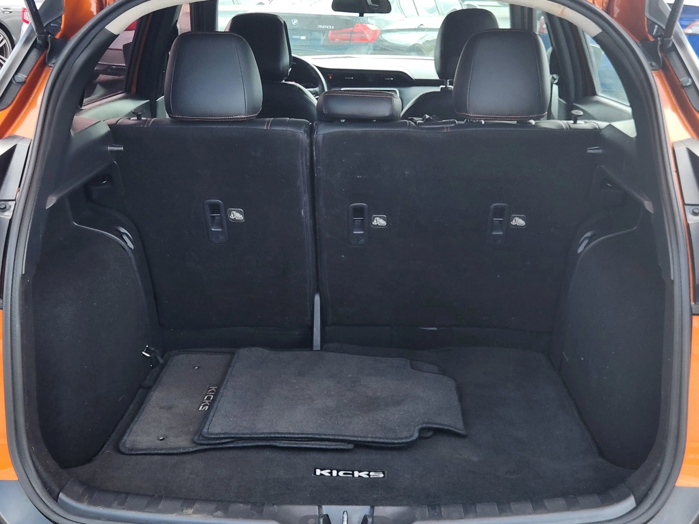 Used 2020 Nissan Kicks SR w/ SR Premium Package FWD image 10