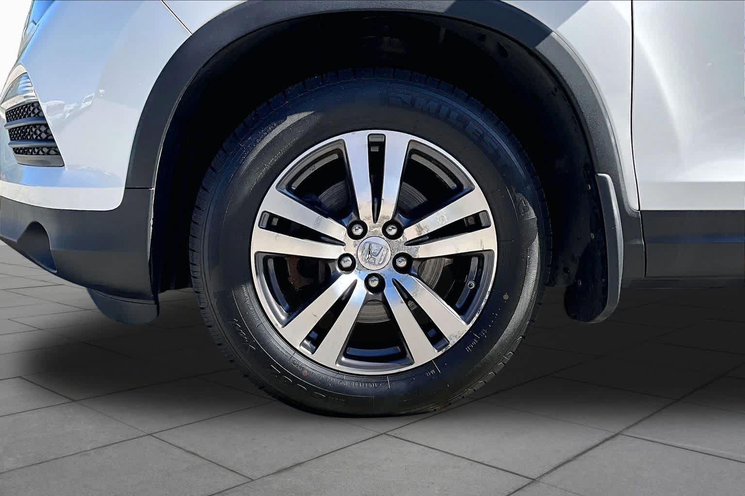 Used 2017 Honda Pilot EX-L image 11