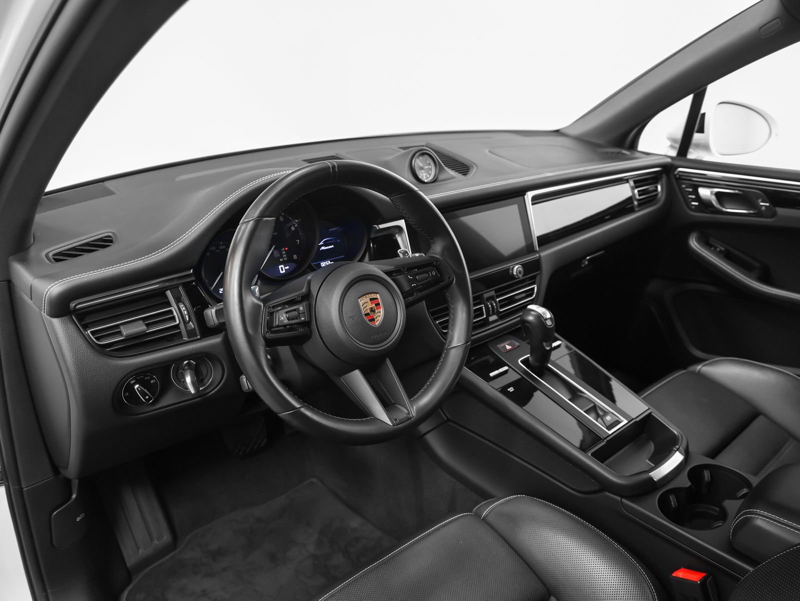 Certified 2023 Porsche Macan image 45