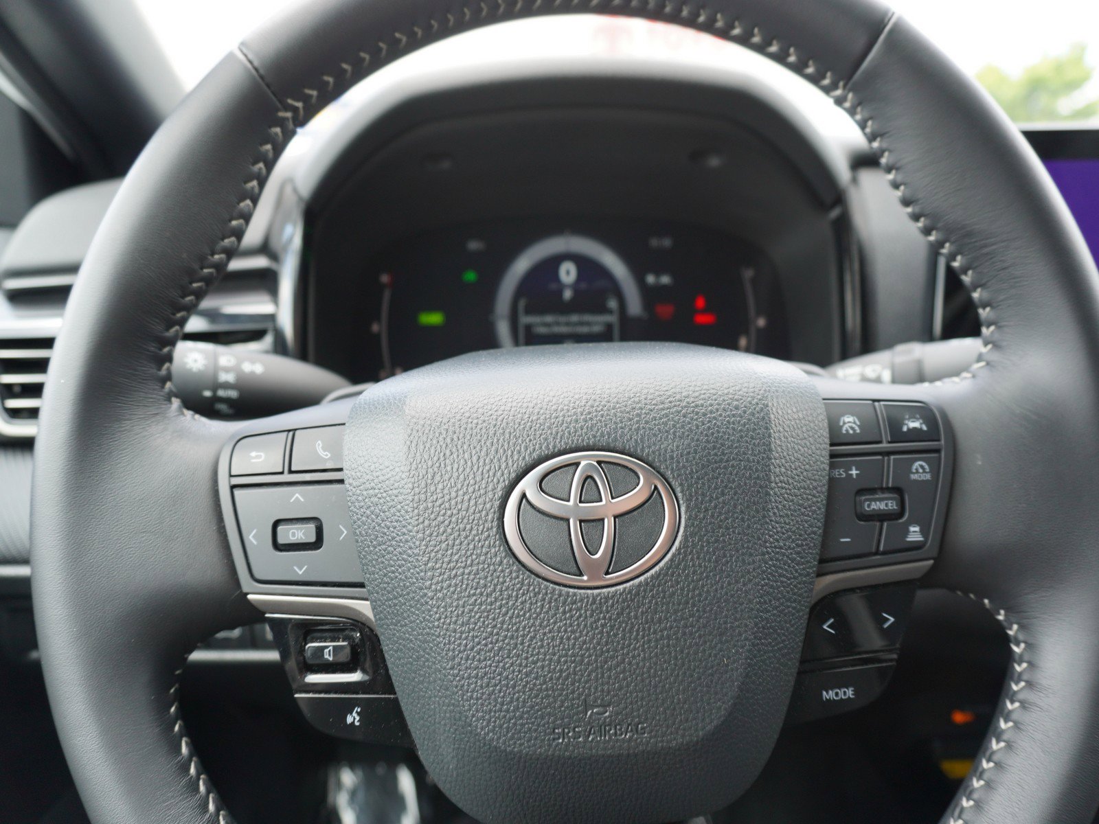 Used 2025 Toyota Camry SE AWD/4WD image 23