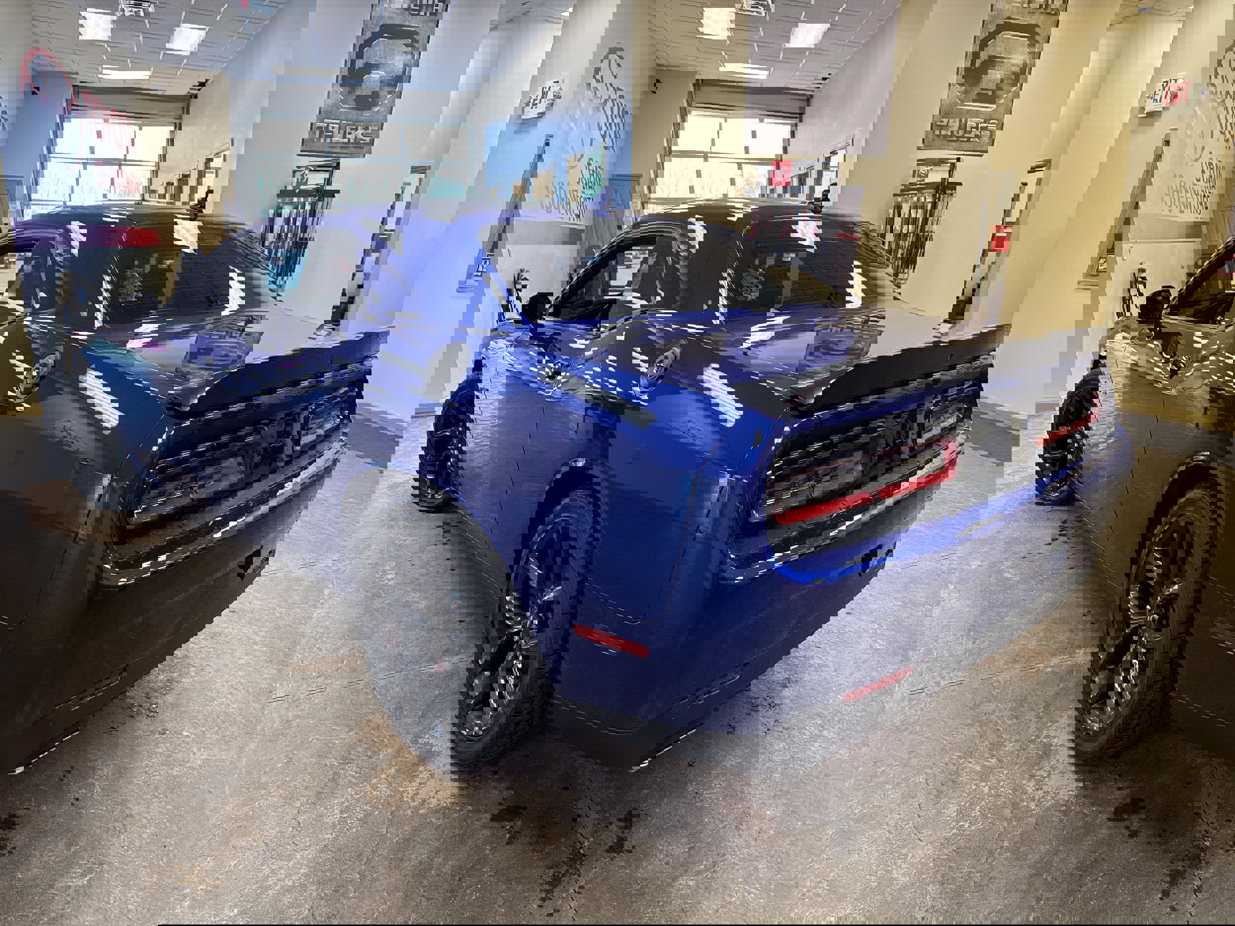 Used 2022 Dodge Challenger R/T w/ Plus Package image 10