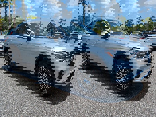 Used 2026 Mercedes-Benz GLC 300 4MATIC image 2