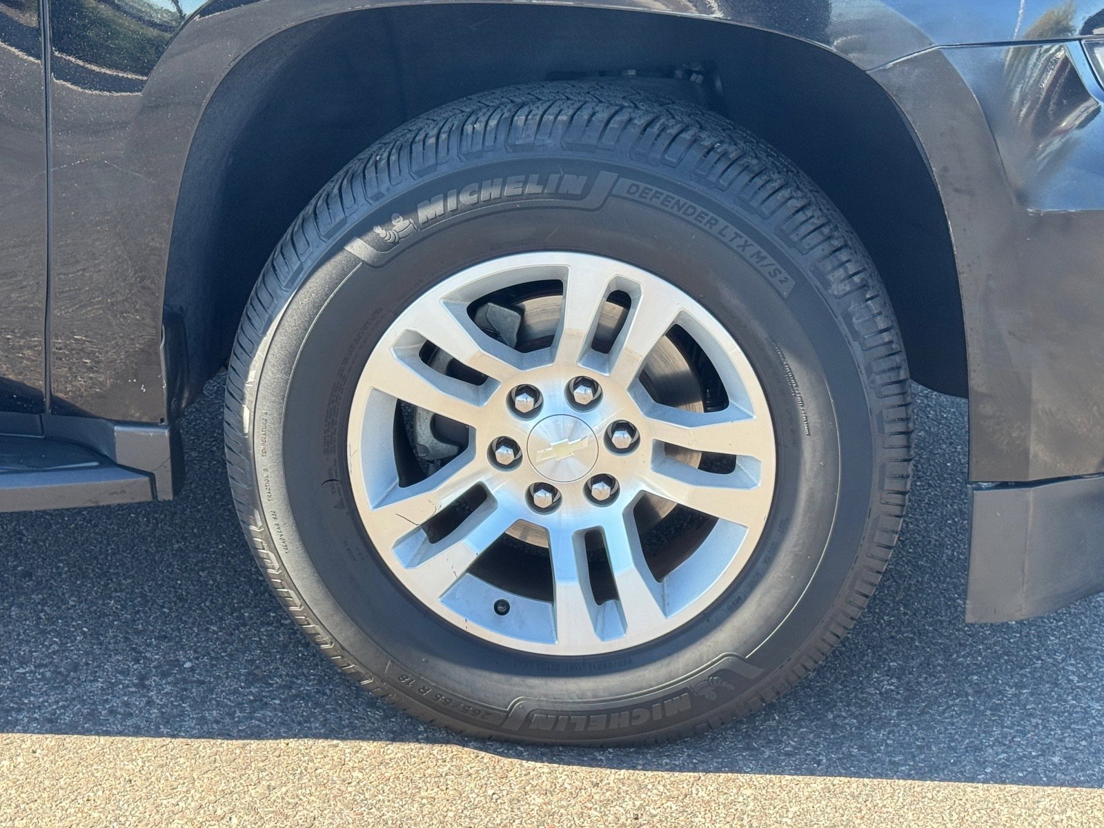 Used 2019 Chevrolet Suburban LT image 10