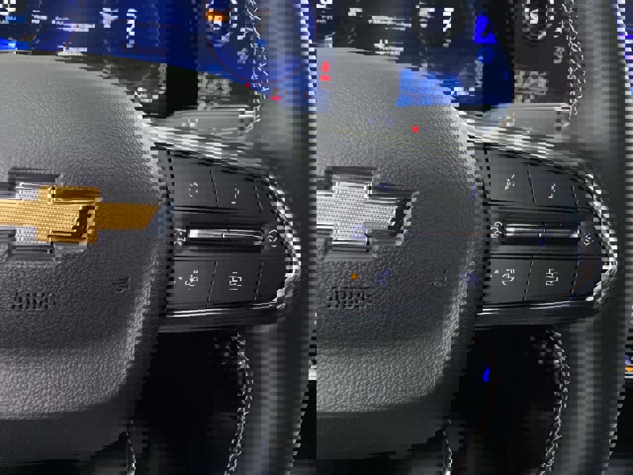 Used 2025 Chevrolet Equinox EV LT w/ Convenience Package image 21