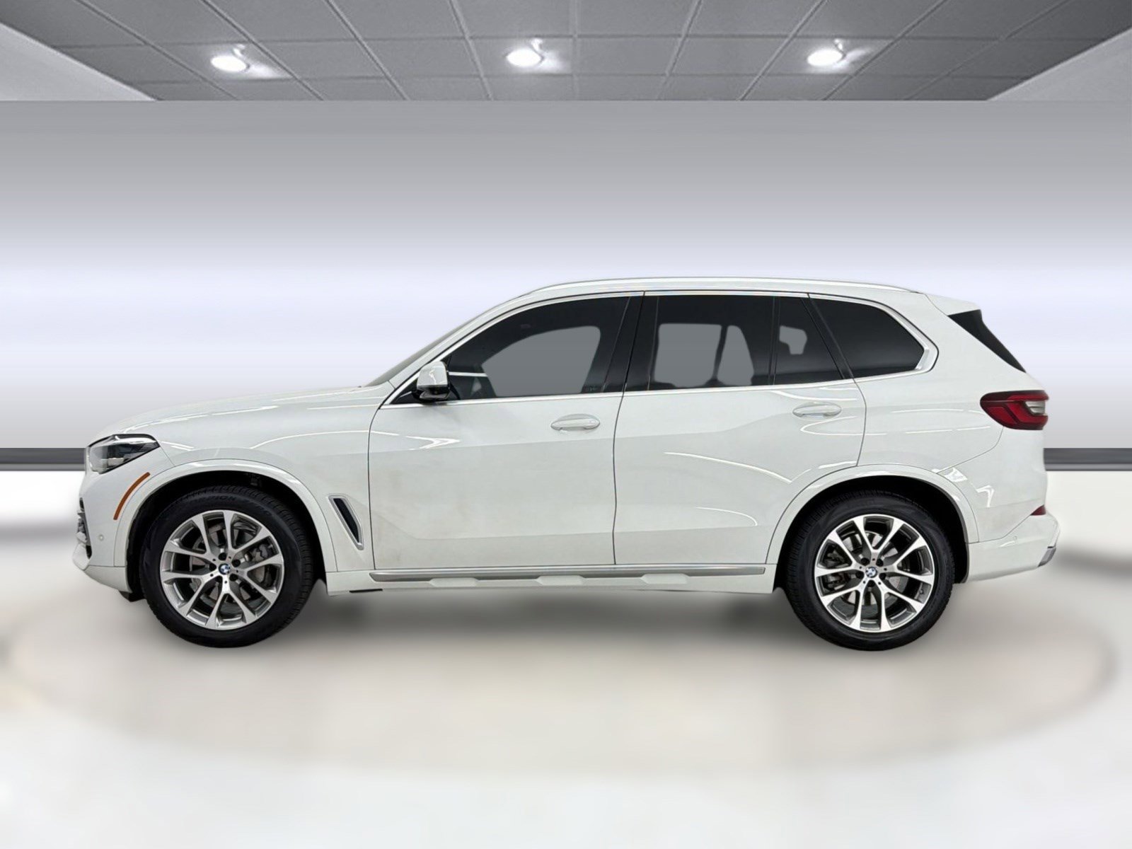 Used 2021 BMW X5 sDrive40i w/ Premium Package image 2